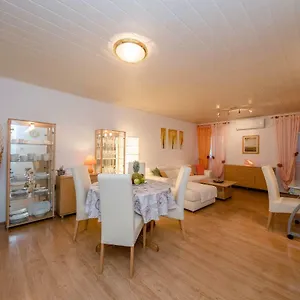 Patricia Apartment Rab Town